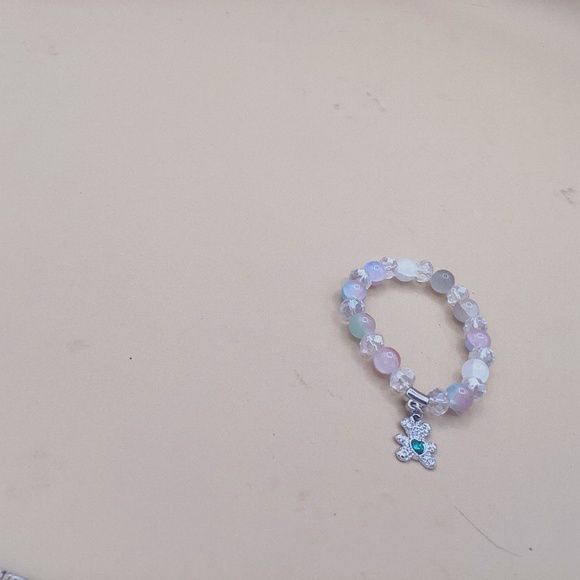 Child’s bead bracelet - Picture 1 of 1